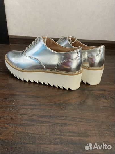 Ботинки на высокой платформе