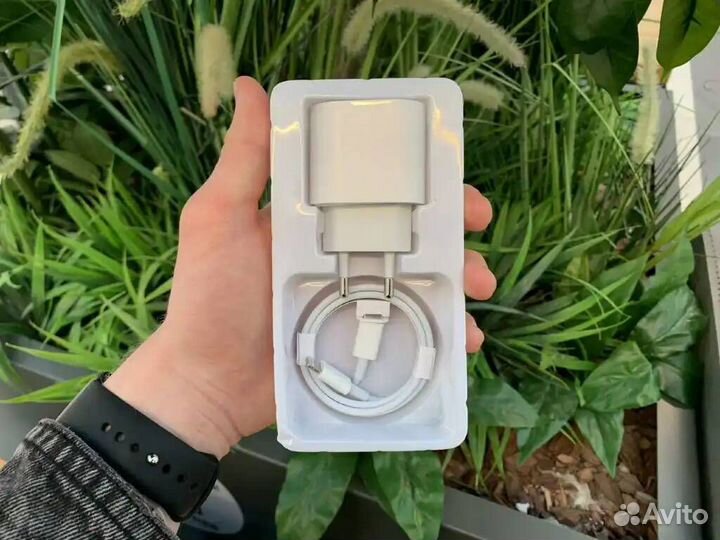 Зарядка на iPhone блок с кабелем