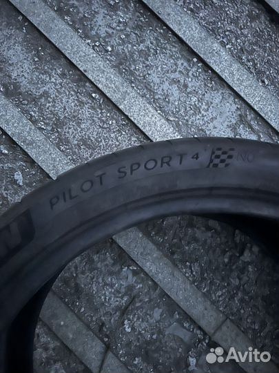 Michelin Pilot Sport 4 275/35 R21
