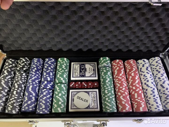 Покерный набор в металлическом кейсе новый