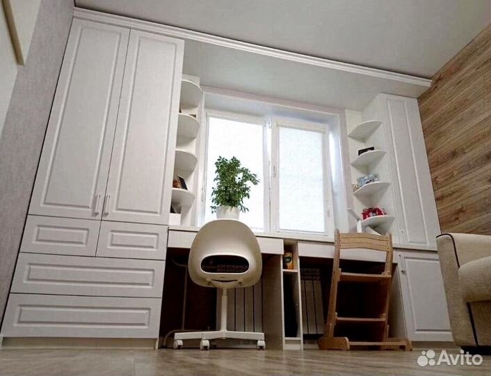 Рабочая зона у окна