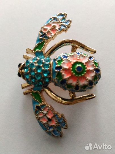 Брошь-кулон из серии 