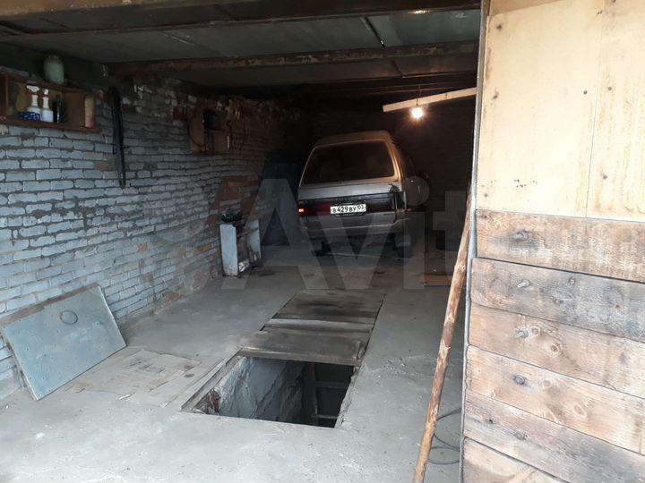 Гараж, > 30 м²