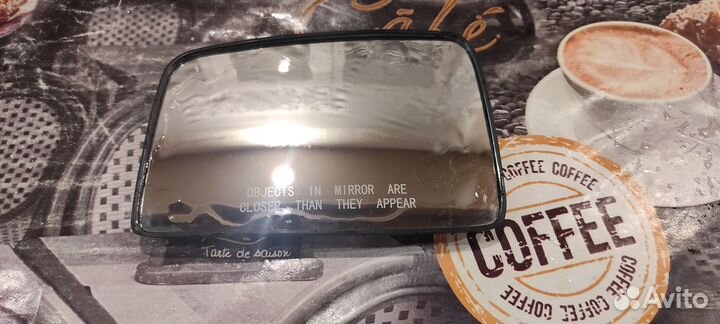 Боковое зеркало