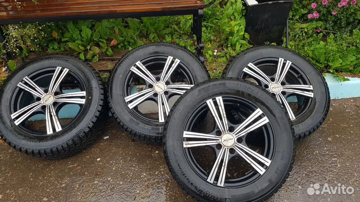 Bridgestone Ice Cruiser 7000S 205/60 R16