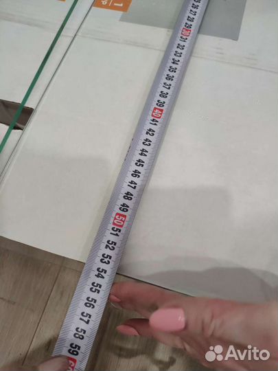 Продаю 2 стеклянные полки. размер 54,5 х 30.5