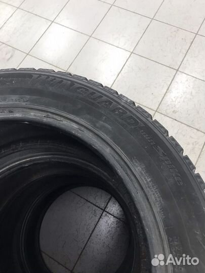 Roadstone Winguard WinSpike 215/55 R17