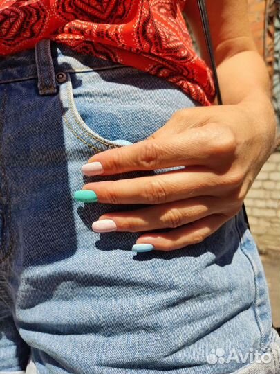 Маникюр с покрытием гель-лаком