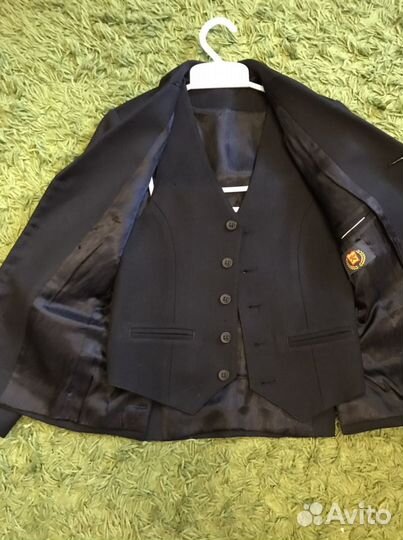 Пиджак и жилетка на мальчика