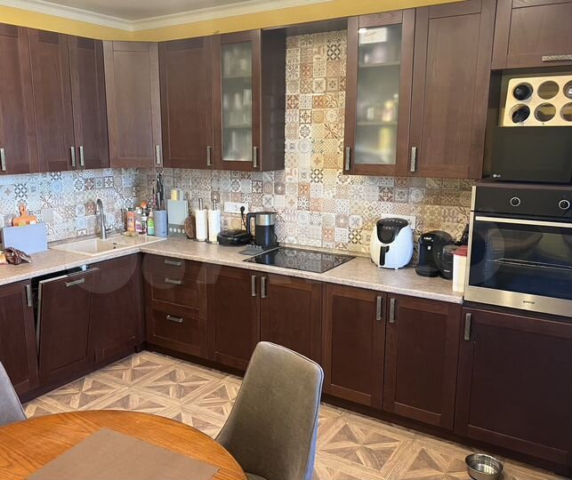 3-к. квартира, 92 м², 11/12 эт.