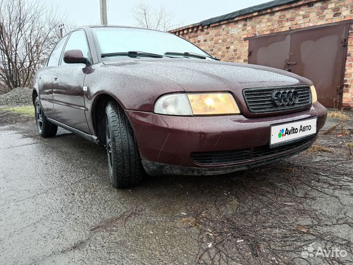 Audi A4 1.6 МТ, 1998, 285 316 км