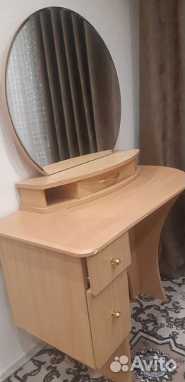 Гримерное зеркало со столом бу
