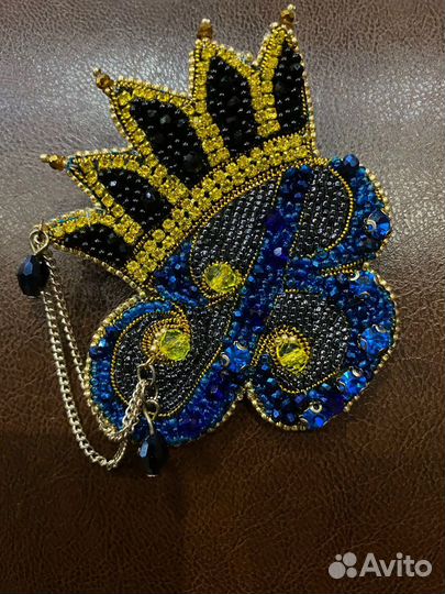 Брошь из бисера