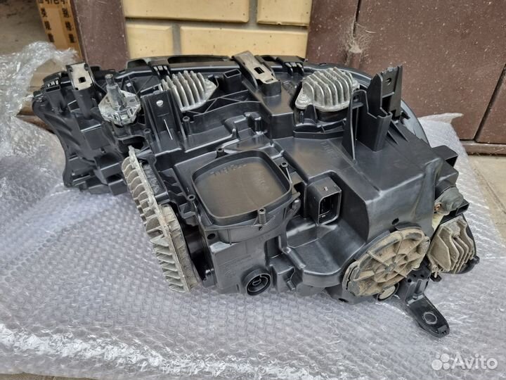 Фара передние BMW G11 / G12 LED adaptive