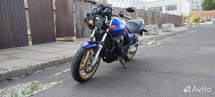 Honda CB 400 vtec