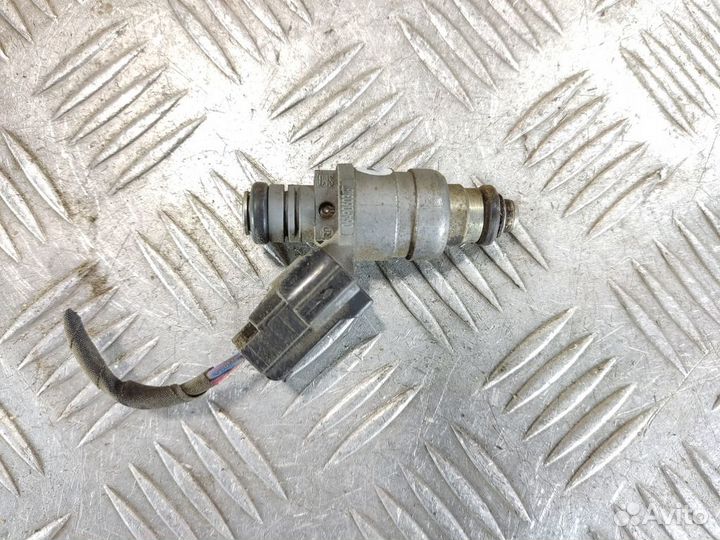 Форсунка двигателя Skoda Octavia 2004 2013