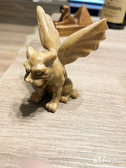 Статуэтка Грифон лев с крыльями