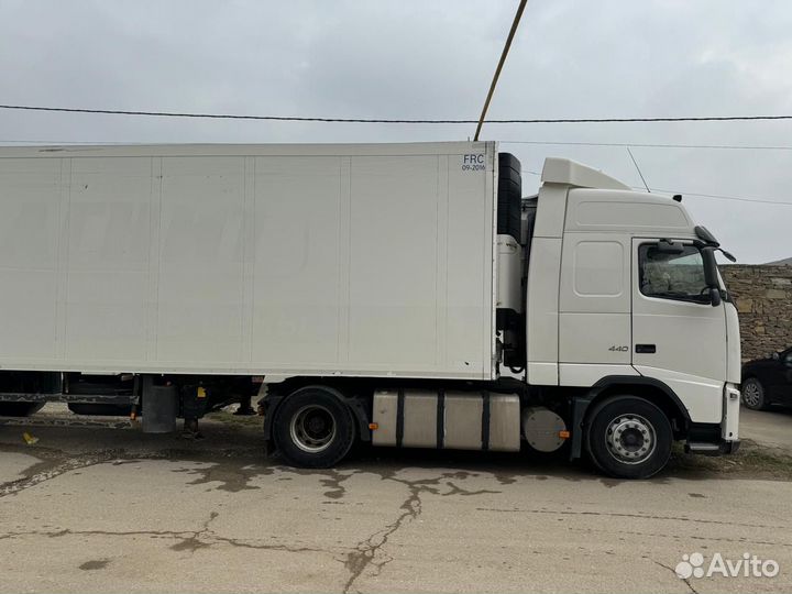 Volvo FH Track с полуприцепом, 2012