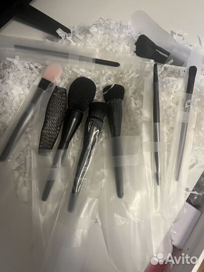 Кисти и футляр Mary Kay