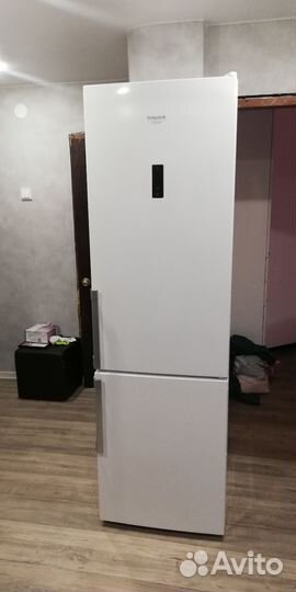 Холодильник Hotpoint-Ariston HMD 520 W