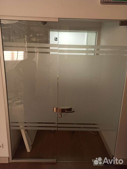 Дверь стеклянная бу