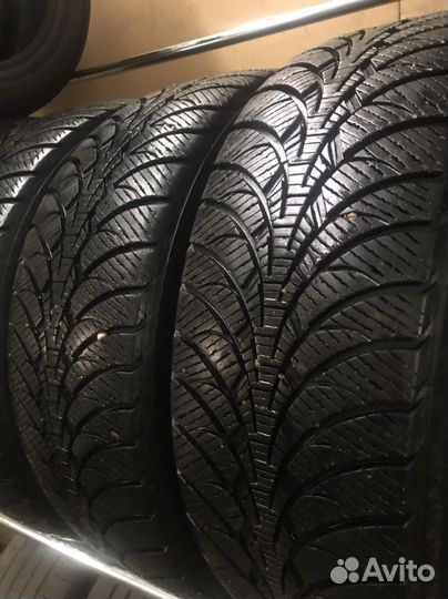 Goodyear UltraGrip Ice Arctic SUV 225/65 R17 102S