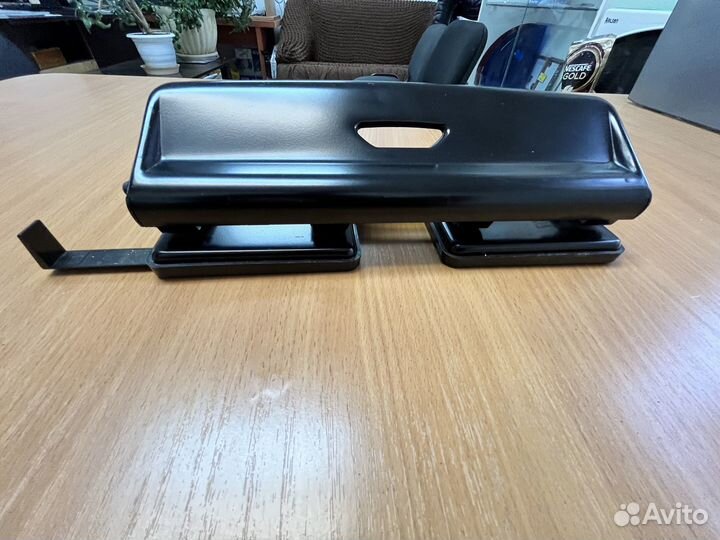 Дырокол на 2-3-4 отверстия