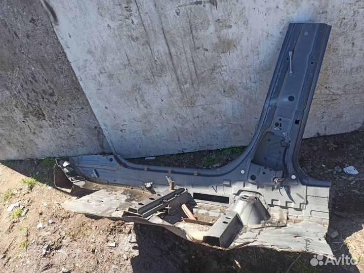 Порог правый бмв X1 E84