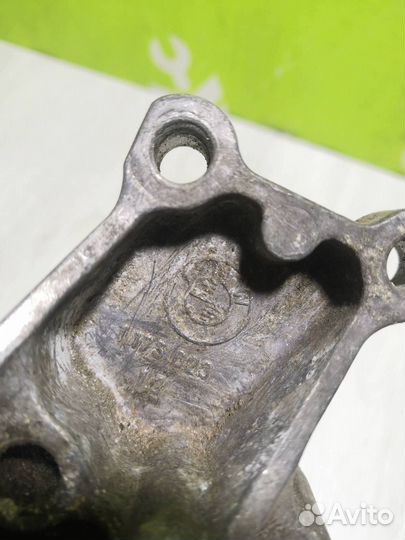 Кронштейн двигателя бмв Е28