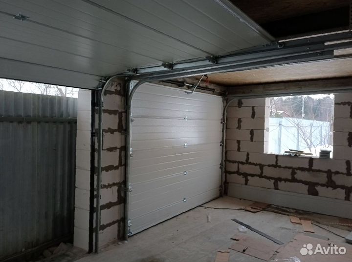 Секционные ворота для гаража в наличии