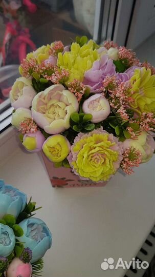 На подарок букет пионов