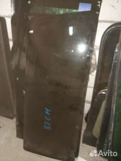 Стекло заднее левое длинная база транспортер т4