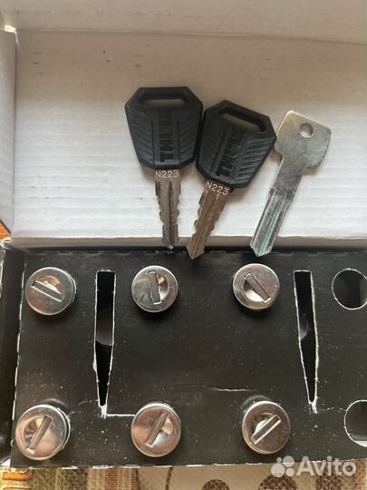 Thule one-key system набор замков