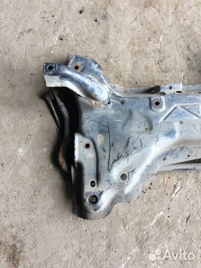 Балка подмоторная (подрамник) Peugeot 307