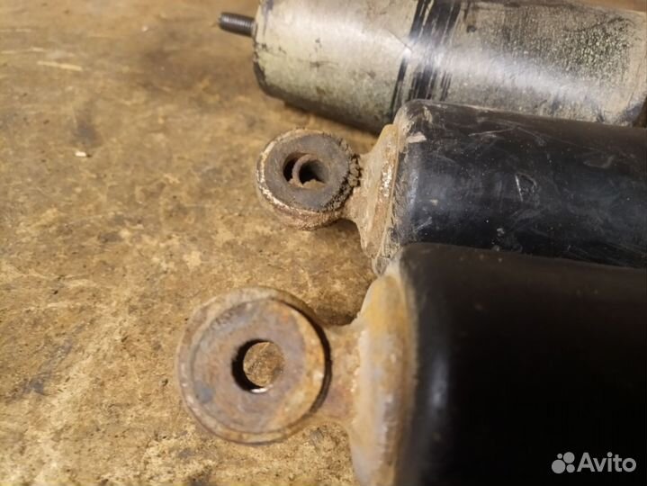 Амортизаторы Вятка