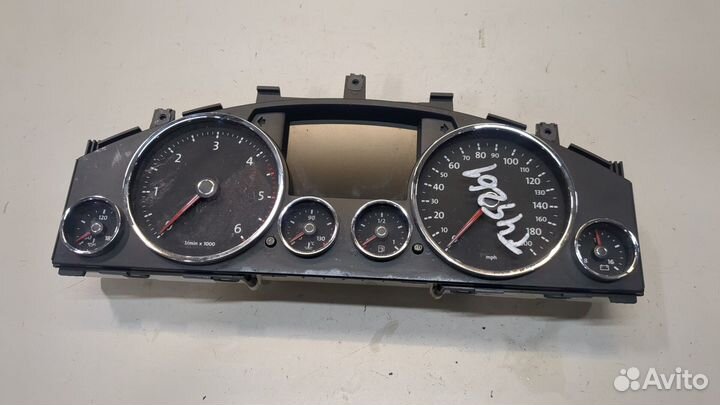 Щиток приборов Volkswagen Touareg, 2008