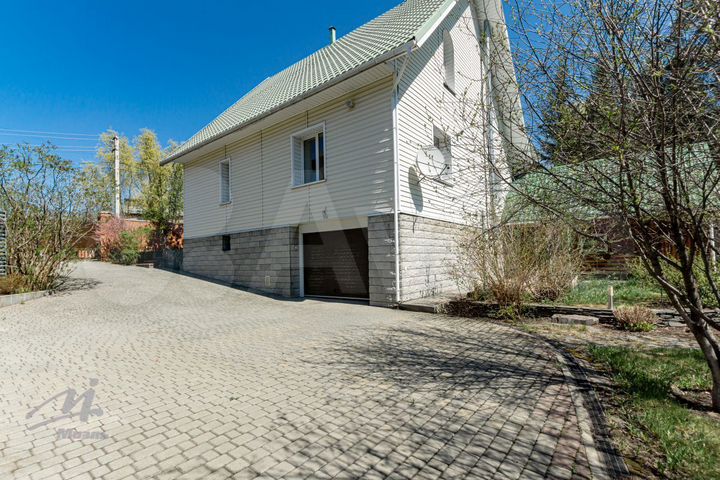 Коттедж 265 м² на участке 9,5 сот.