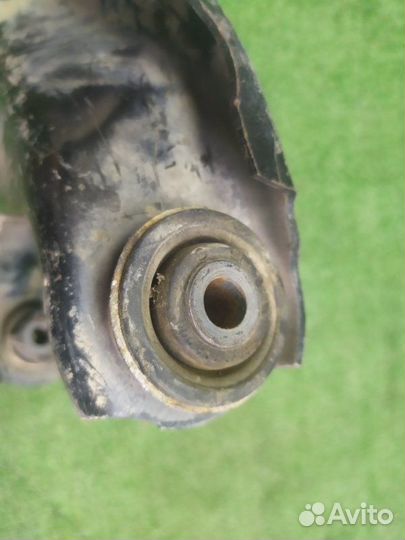 Рычаг подвески передний левый Renault Logan