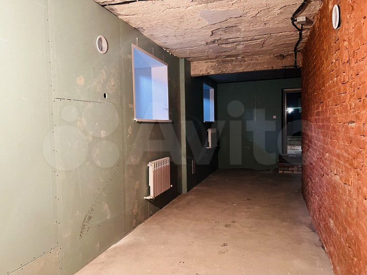 Склад с арендатором, 111 м²