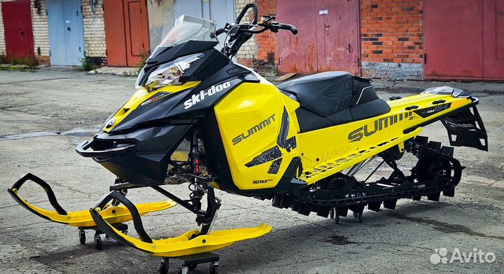 BRP Ski-Doo Summit X T3 154 800R E-tec 2016 MY