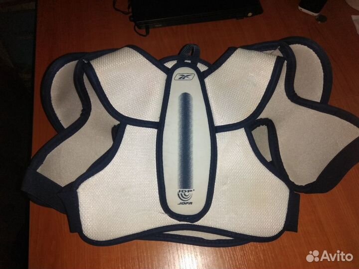 Хоккейные шорты и нагрудник детские