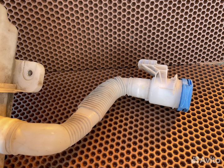 Бачок омывателя Skoda / Volkswagen 3Q0955448B