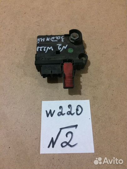 Блок предохранителей Mercedes W220 4.0D М628