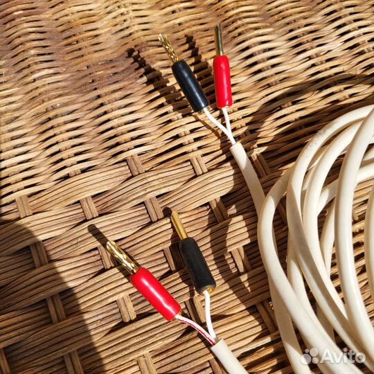 Акустический кабель Chord Rumour 2