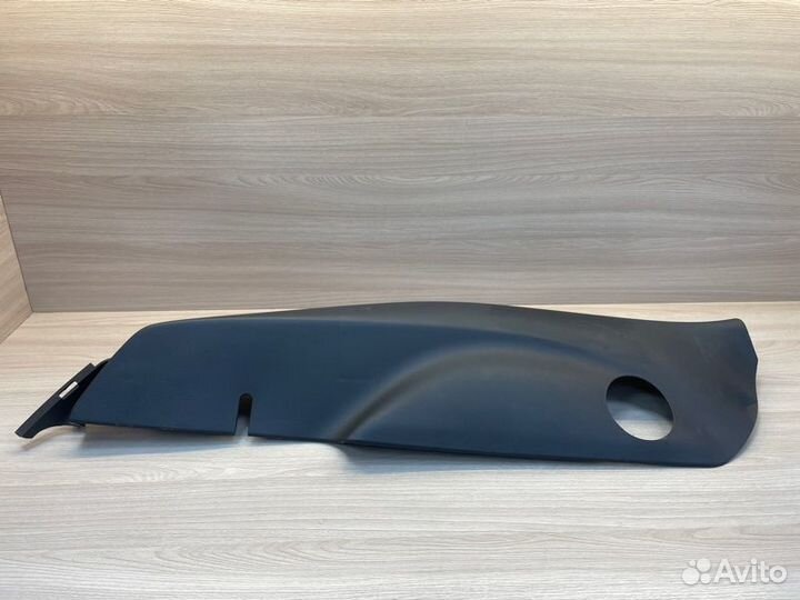 Обшивка стойки задняя левая Skoda Rapid