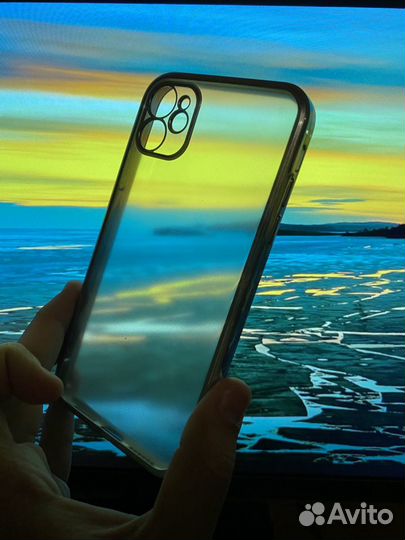 Чехол на iPhone 12