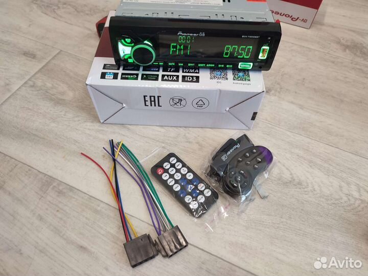 Новая магнитола с пультом и блютуз
