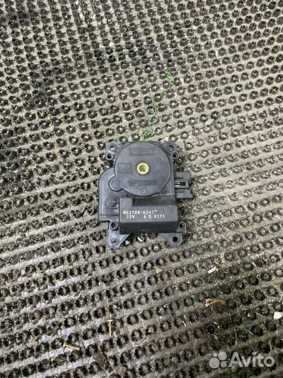 Сервопривод заслонок печки Toyota Gaia ACM10G