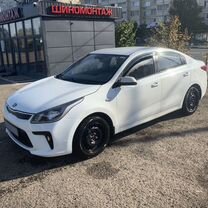 Kia Rio 1.4 AT, 2018, 197 300 км, с пробегом, цена 890 000 руб.