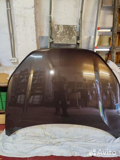 Продам оригинальный капот от лада веста